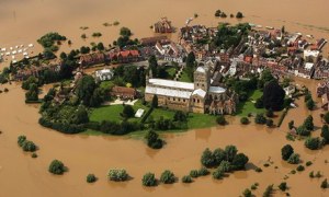 flood in Tewkesbury